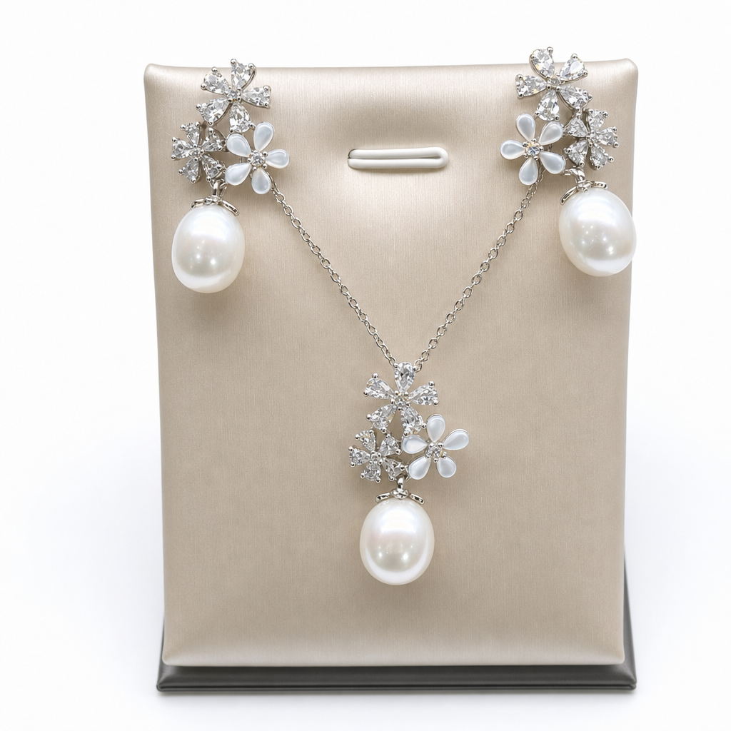 Gold Pe White Wz Flower Necklace — studio