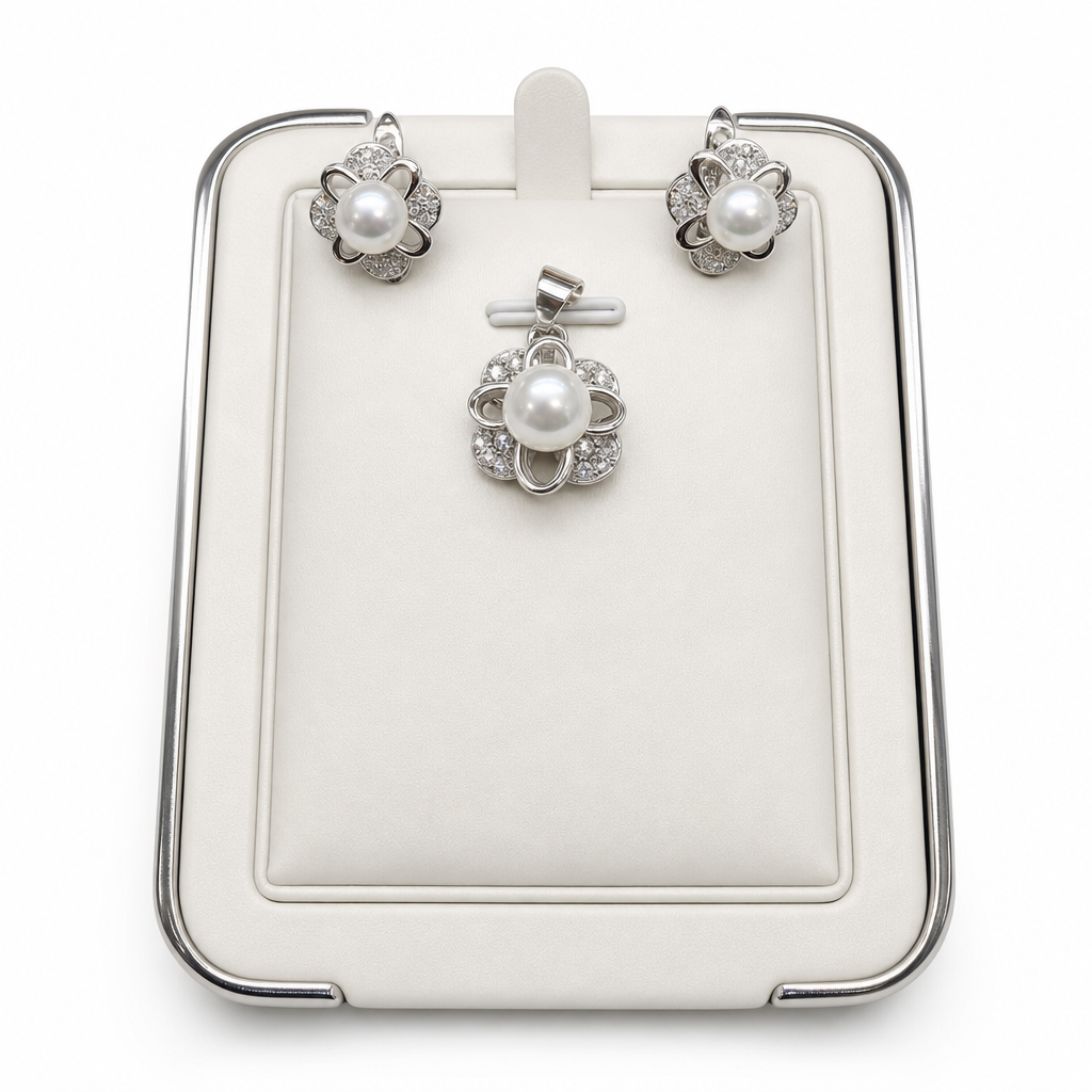 Gold Pe White Wz Fancy Pendant — studio