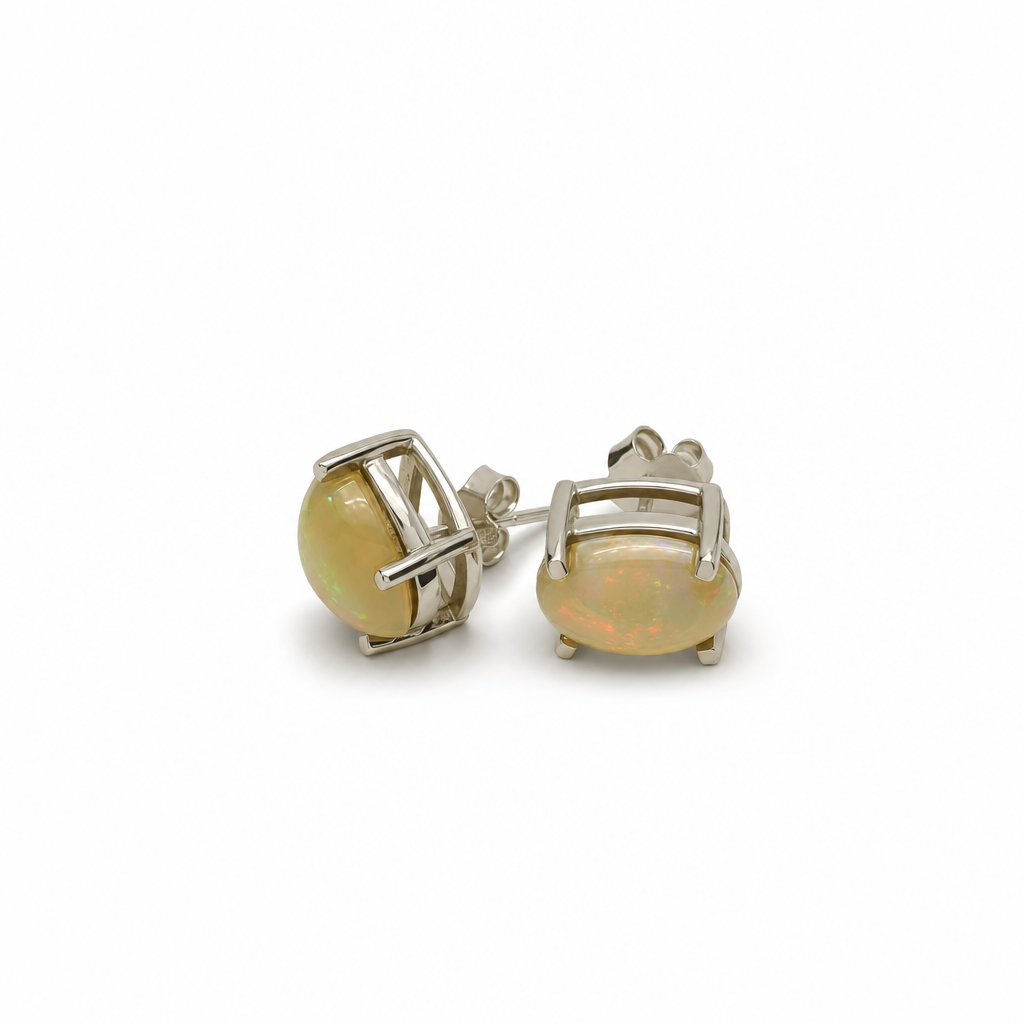 Gold Op Oval Cut Stads Earring — studio