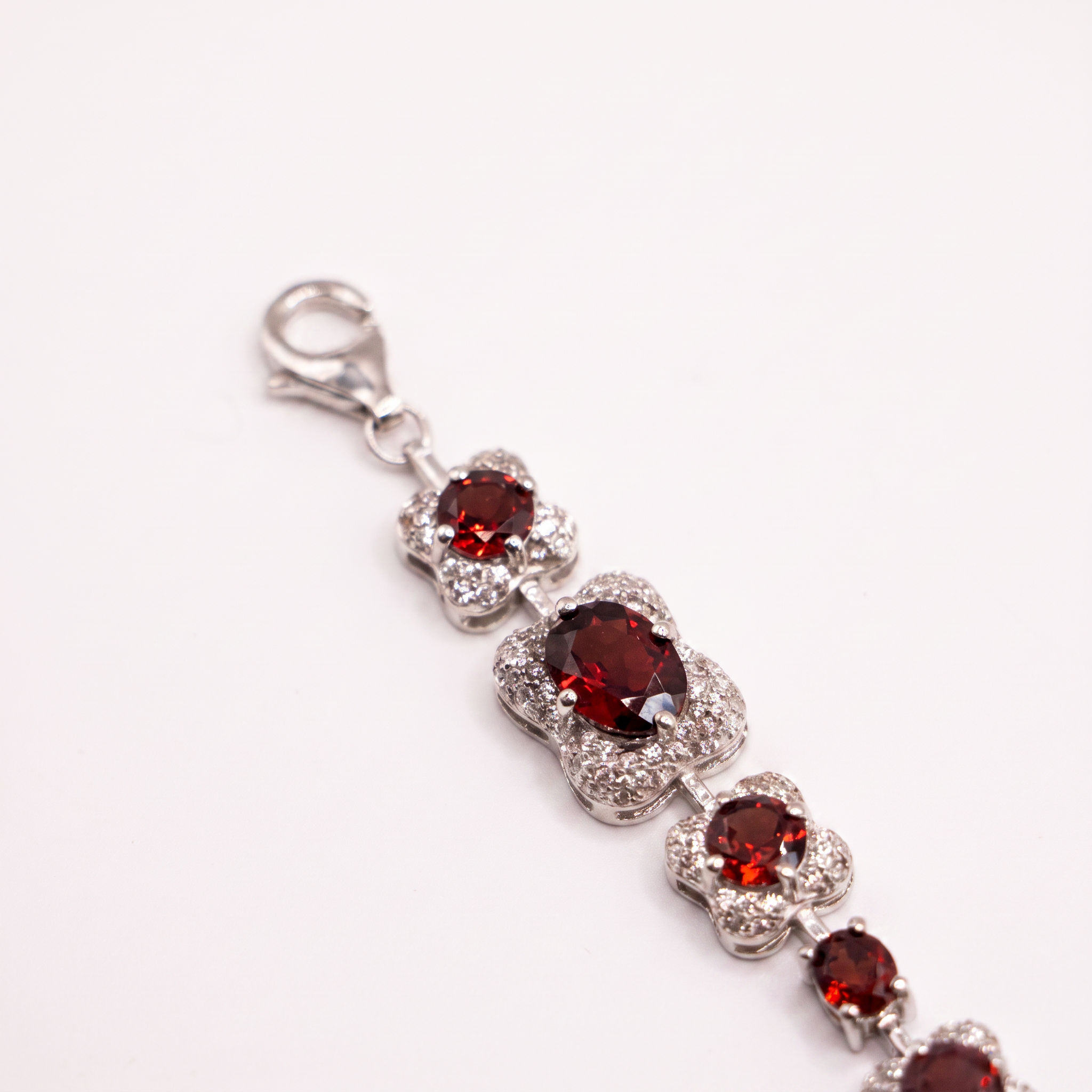 Gold Garnet White Wz Oval & Round Cut Bracelet — studio
