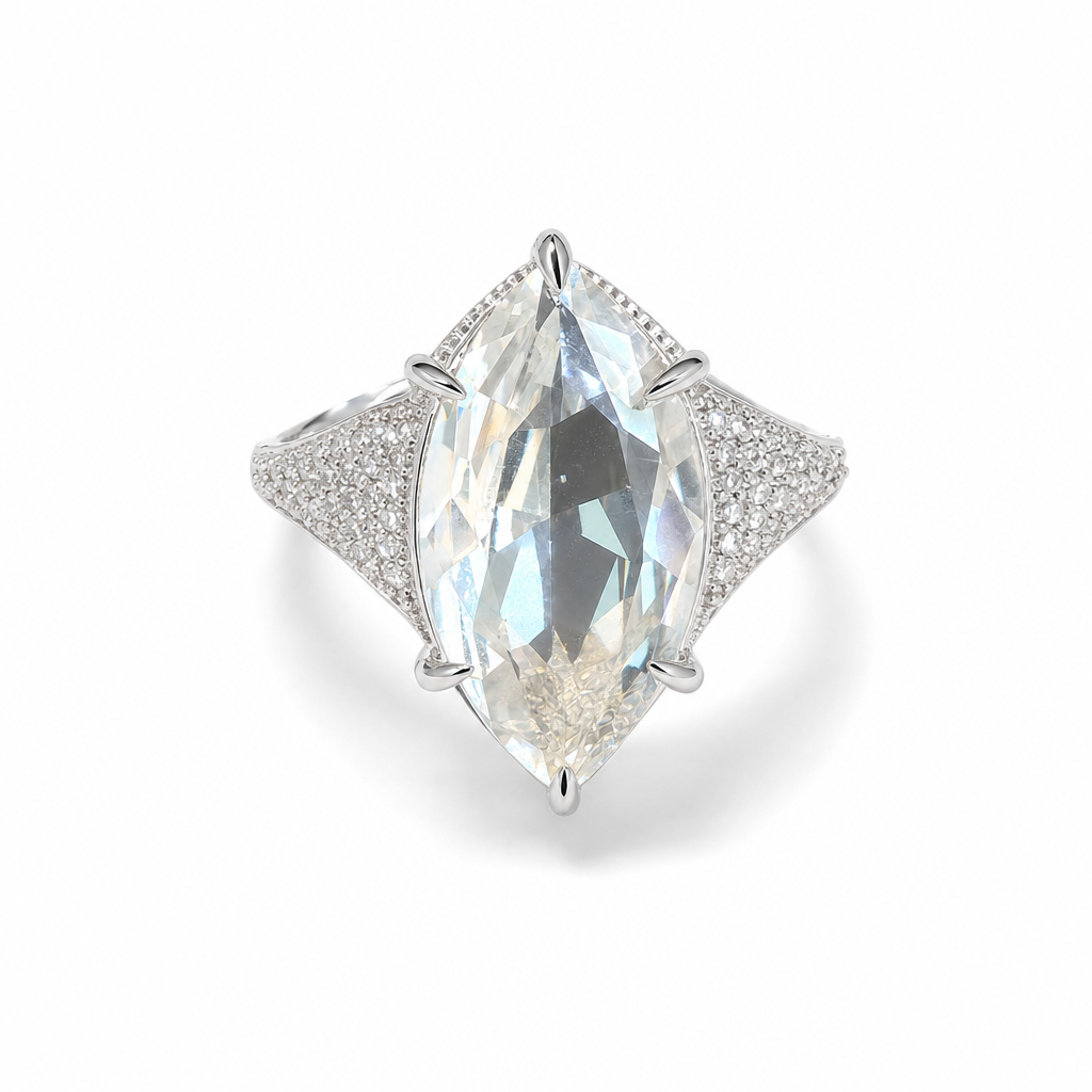 Gold Wz Hand Ring 5 — studio