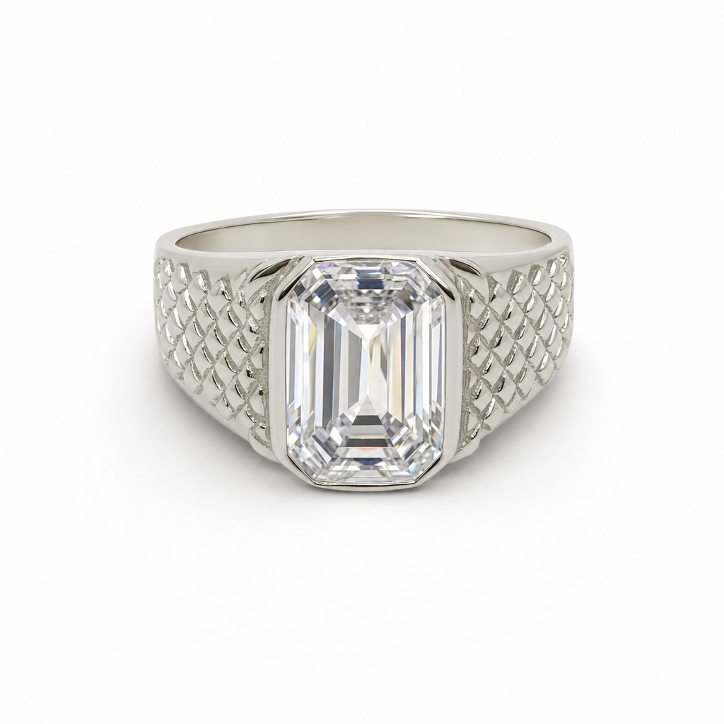 Gold Wz Emeralad Cut Kids Ring 4 — studio
