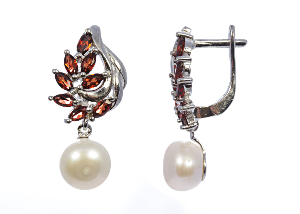 Garnet and Pearl Earring in Sterling Silver and Rhodium