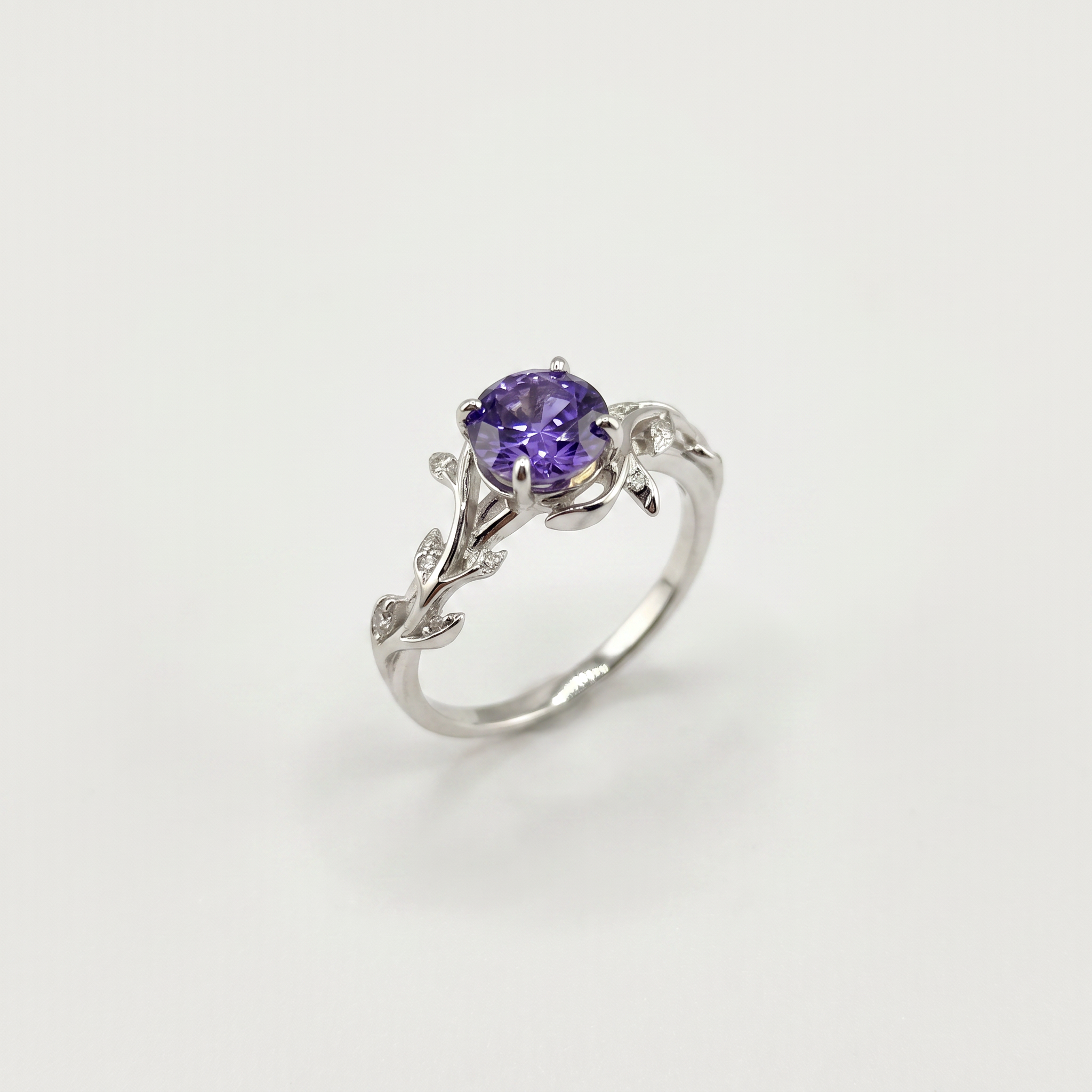 Created Am White Wz Round Cut Flower Ring 6 — studio