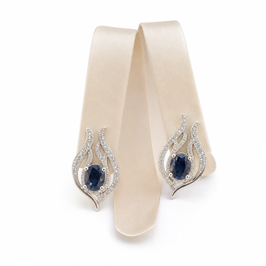 Gold Wz Eyes Bracelet — studio