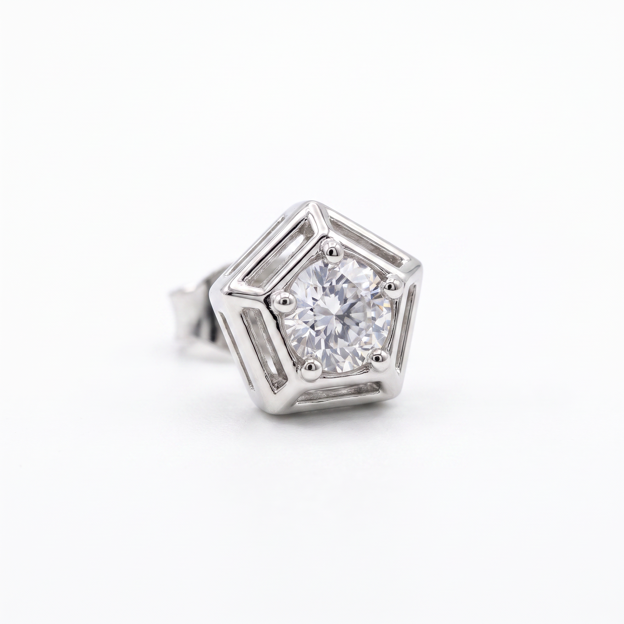 Gold Wz Round Cut Stud Earring — studio