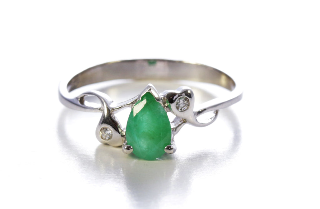 Vines Pear Emerald Ring in Sterling Silver and Rhodium